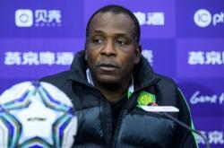 关于阿贾克斯五连胜继续领跑积分榜，国安主帅陷下课危机！的信息